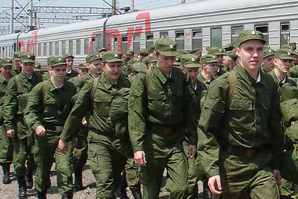 Жители Шали идут защищать Родину