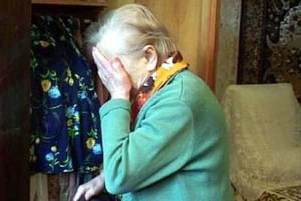 В Первоуральске безбашенный наглец обокрал старушку