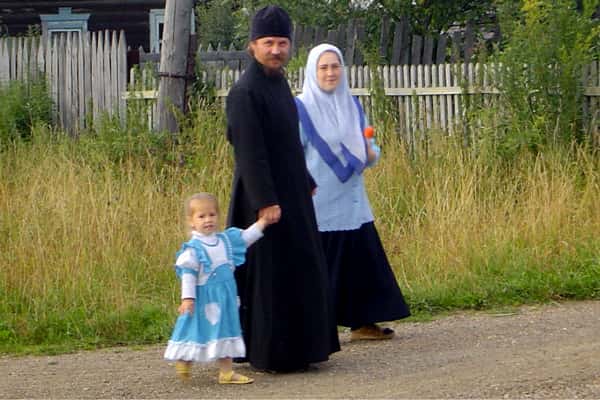 Сельский священник помог поселку Шамары расцвести духовно