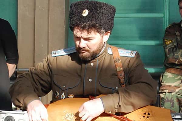 Не знали? В Шале существует собственное казачье общество, есть и атаман