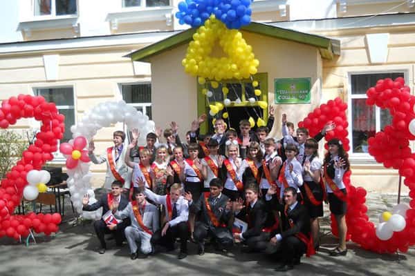 Выпускников шалинских школ — 124, поступили — 120, из них половина — в вузы...