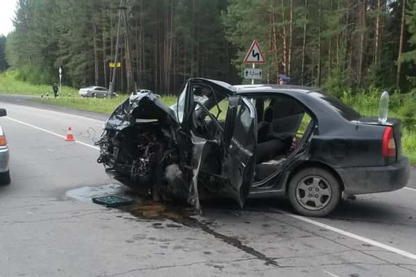Годовалый ребенок погиб под Первоуральском при столкновении Hyundai Accent и Renault Fluence