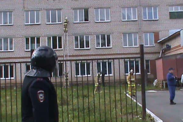 Сотрудники полиции Межмуниципального отдела МВД России «Шалинский» провели тактико-специальное учение «УРАГАН-2»