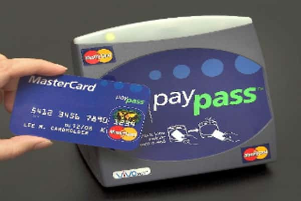 Уральский банк Сбербанка активно внедряет технологии бесконтактной оплаты покупок