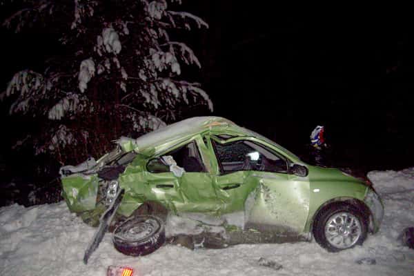 На трассе Первоуральск - Шаля в ДТП погибла женщина