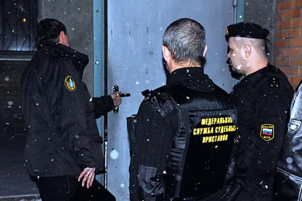 Навели порядок! В Шале приставы взыскали с предприятия-должника зарплату шестерым рабочим