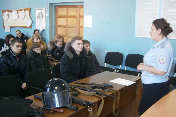 «Студенческий десант» «высадился» в Межмуниципальном отделе полиции «Шалинский»