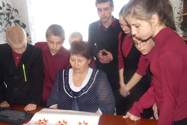 Участники студии православного творчества «Встреча» восстанавливают память о земляках-сылвинцах