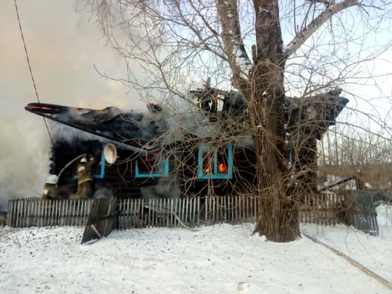 Под Шалей сгорел частный жилой дом на три квартиры