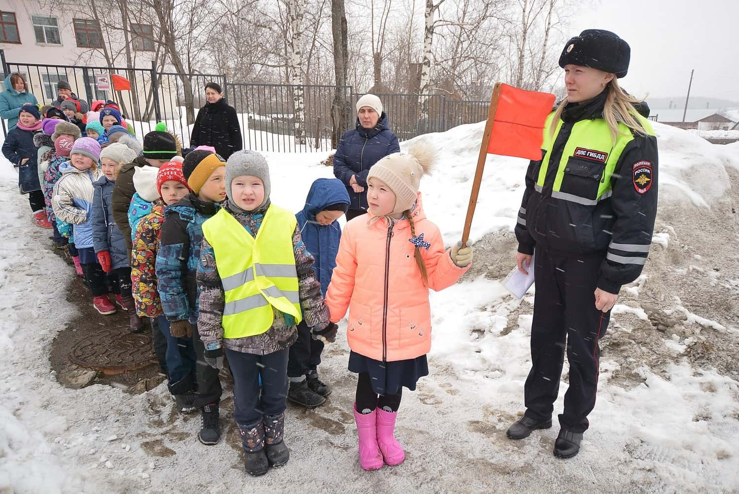 Во время школьных каникул Госавтоинспекция проводит профилактические мероприятия с детьми
