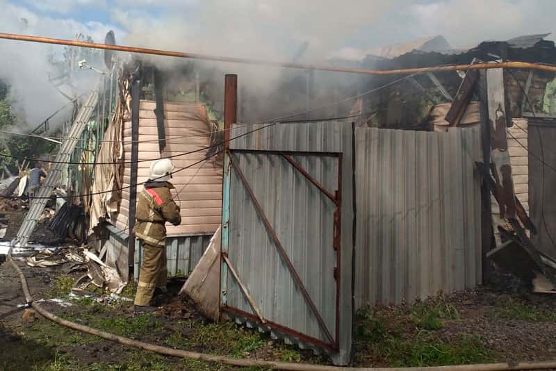 Накануне в поселке под Шалей сгорел нежилой частный дом