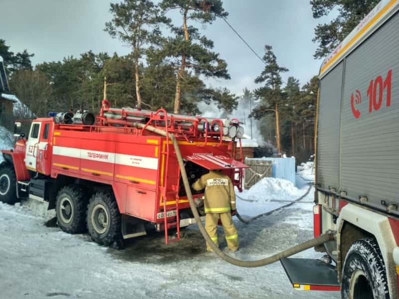 Утром под Шалей сгорел частный жилой дом и хозпостройки