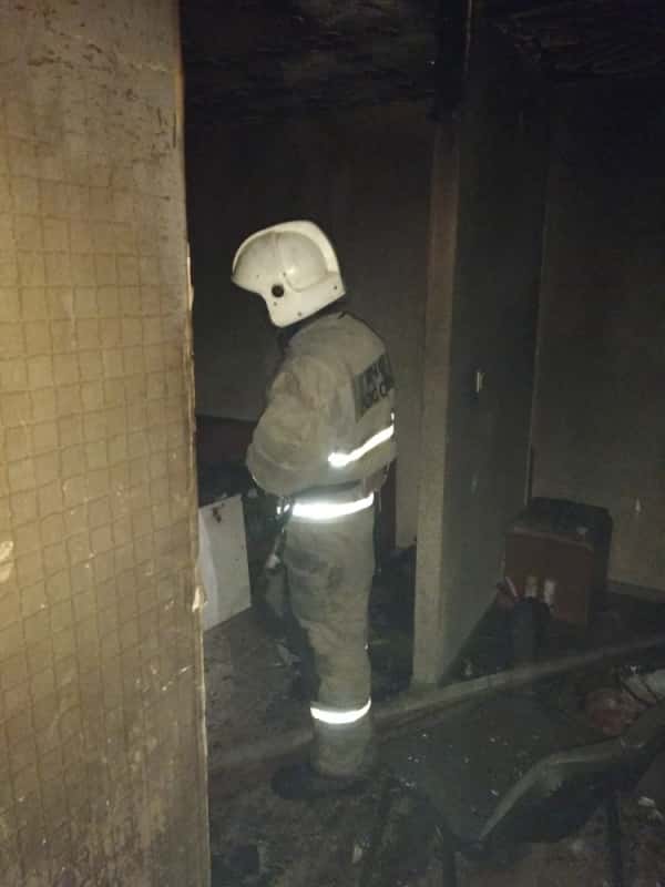 Ночью в поселке под Шалей сгорел частный жилой дом