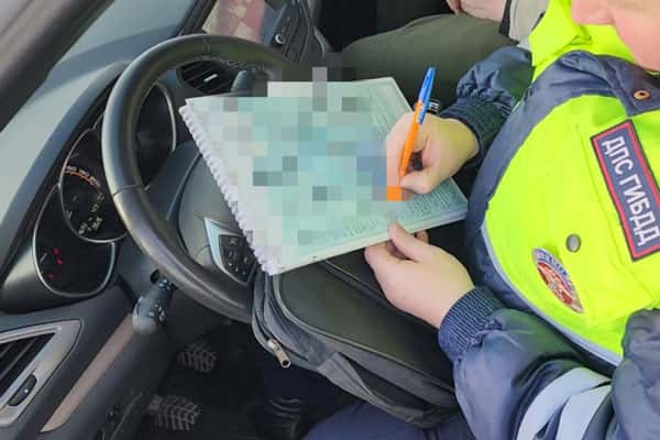В Шале инспекторы ГИБДД задержали 8 нарушителей ПДД, среди них один пьяный