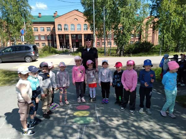 В детском саду Шали состоялась акция «ПДД на асфальте»