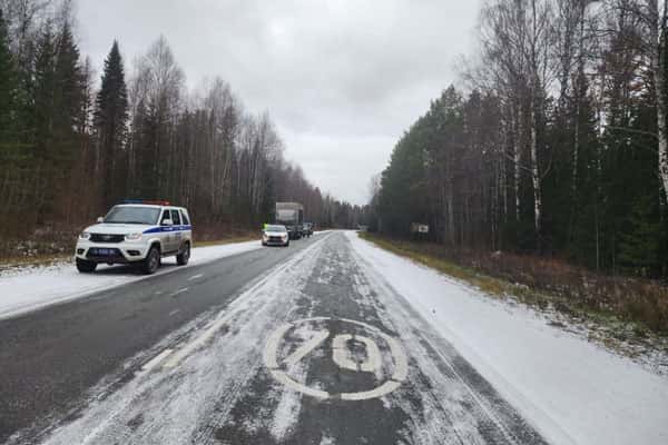На трассе Первоуральск - Шаля ограничили движение с 18 по 55 км