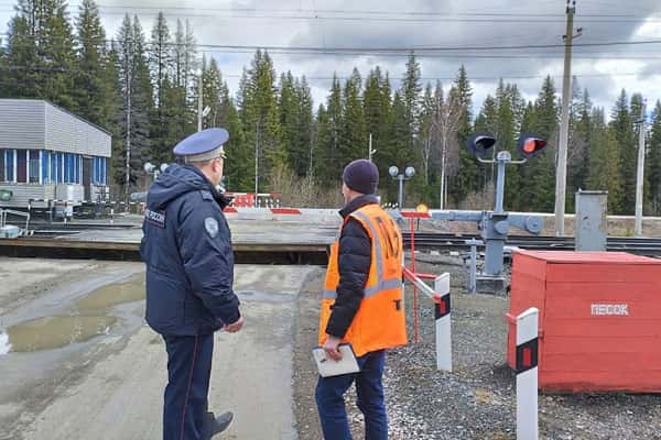 Совместное обследование железнодорожных переездов в Шалинском районе: Госавтоинспекция и ОАО «РЖД» оценили техническое состояние пересечений