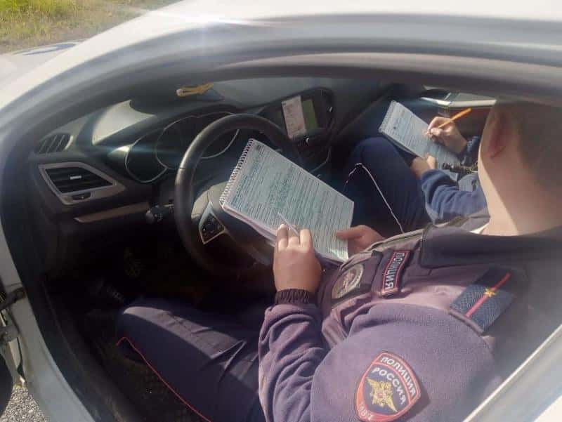 Более 20 нарушителей ПДД выявили за выходные в Шалинском и Староуткинском МО