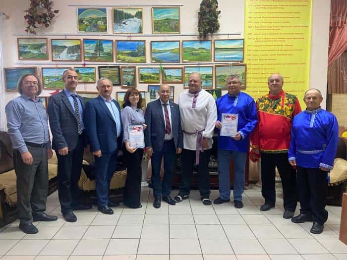 Дума Шалинского округа наградила местных активистов за профессионализм и труд