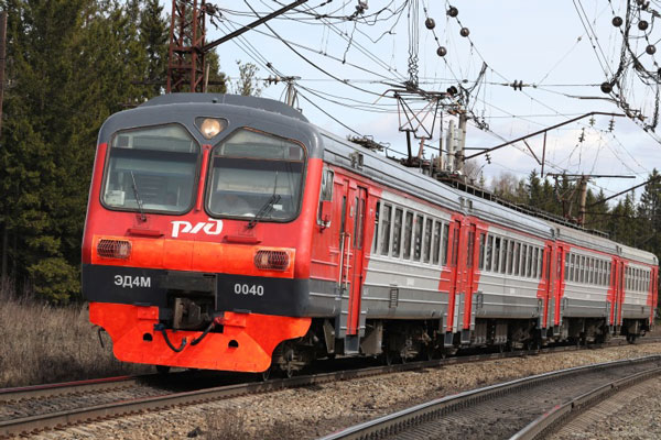 Порядок курсирования некоторых пригородных поездов в Свердловской области изменится в майские праздники Порядок курсирования некоторых пригородных поездов в Свердловской области изменится в майские праздники