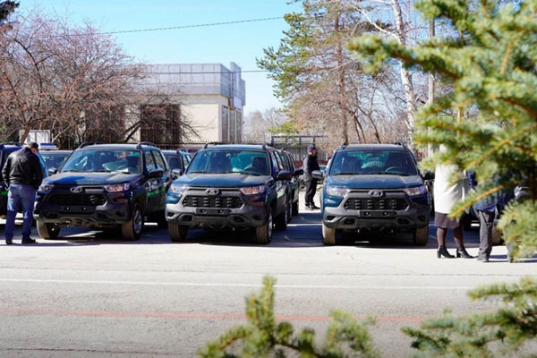 Уральские больницы получили более 50 внедорожников. Шалю не забыли!