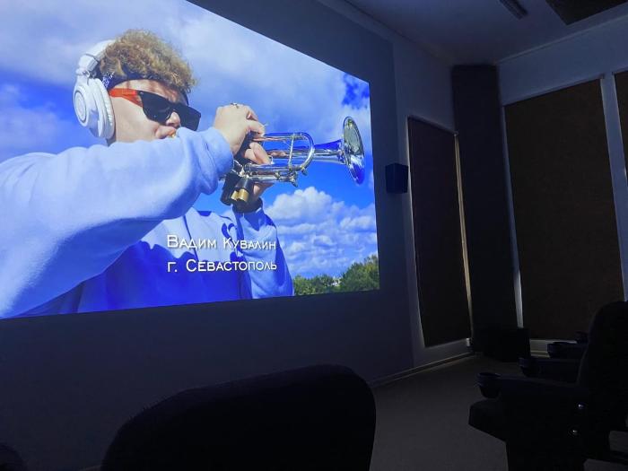 Шалинский музей превратился в культурный центр с новым кинозалом | В Шале открылся современный кинотеатр прямо в музее Шалинский музей превратился в культурный центр с новым кинозалом | В Шале открылся современный кинотеатр прямо в музее