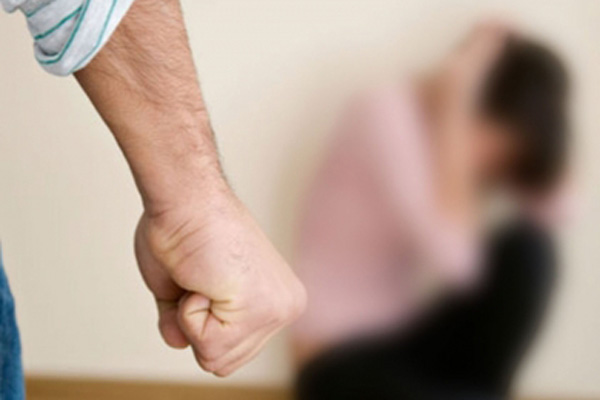 В Шале полицейские возбудили уголовное дело в отношении подозреваемого в причинении тяжкого вреда здоровью В Шале полицейские возбудили уголовное дело в отношении подозреваемого в причинении тяжкого вреда здоровью