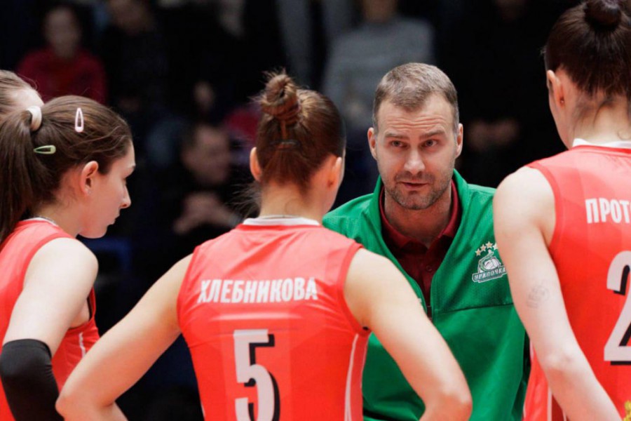 «Уралочка» отыгралась за поражение: победа 3:0 над «Ленинградкой» | «Уралочка» разгромила «Ленинградку» 3:0 и закрепилась в топ-3