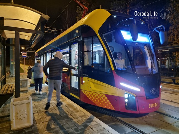 Из-за морозов в Екатеринбурге временно изменили маршруты трамваев | Аномальные морозы нарушили работу трамваев в Екатеринбурге