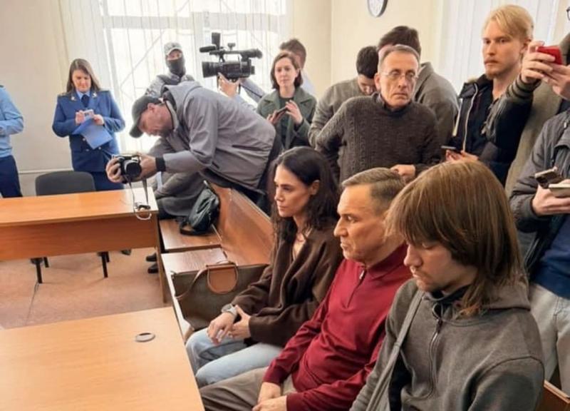 14 лет колонии и штраф 2 млрд — за что в Екатеринбурге осудили экс-главу «Завода Исеть» Гайсина | Экс-главу ОАО «Завод Исеть» Малика Гайсина осудили на 14 лет колонии