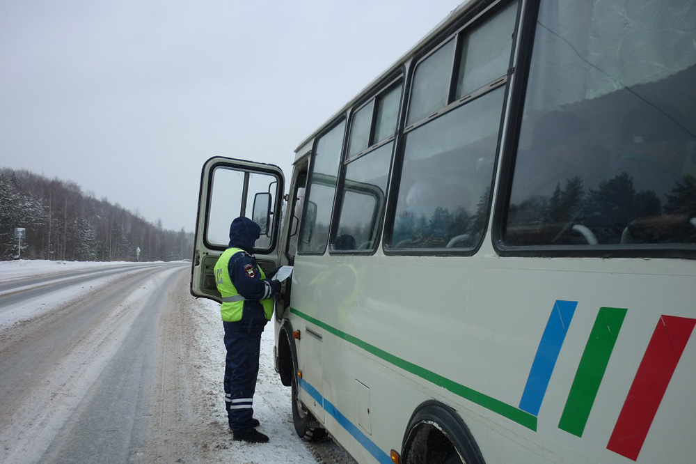 В Шалинском районе ГИБДД вновь проверяли автобусы